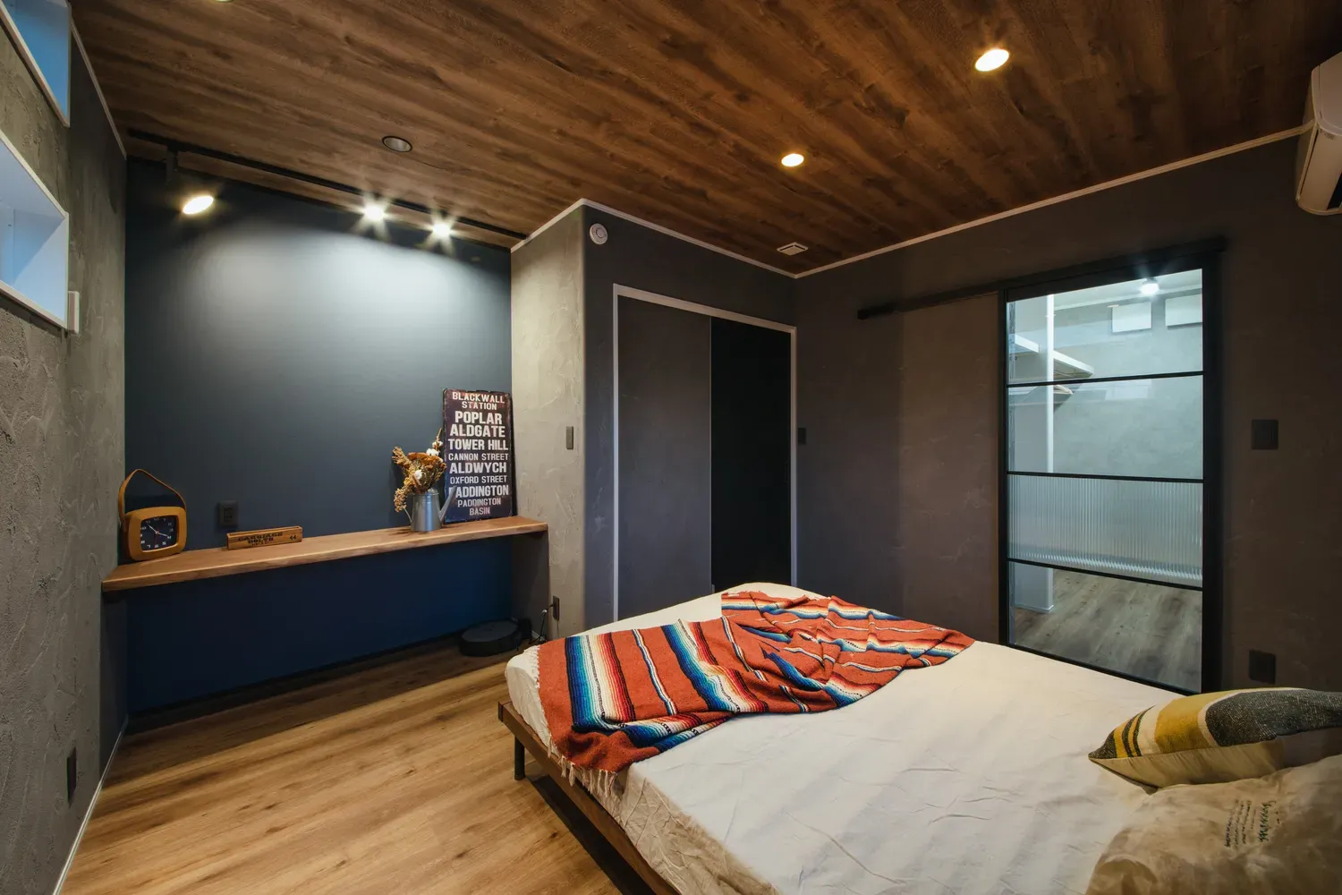 OPEN GARAGE HOUSE_寝室