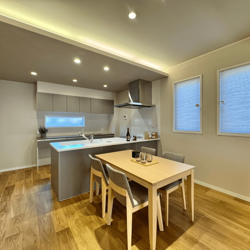 1.5階建ての家_ダイニング