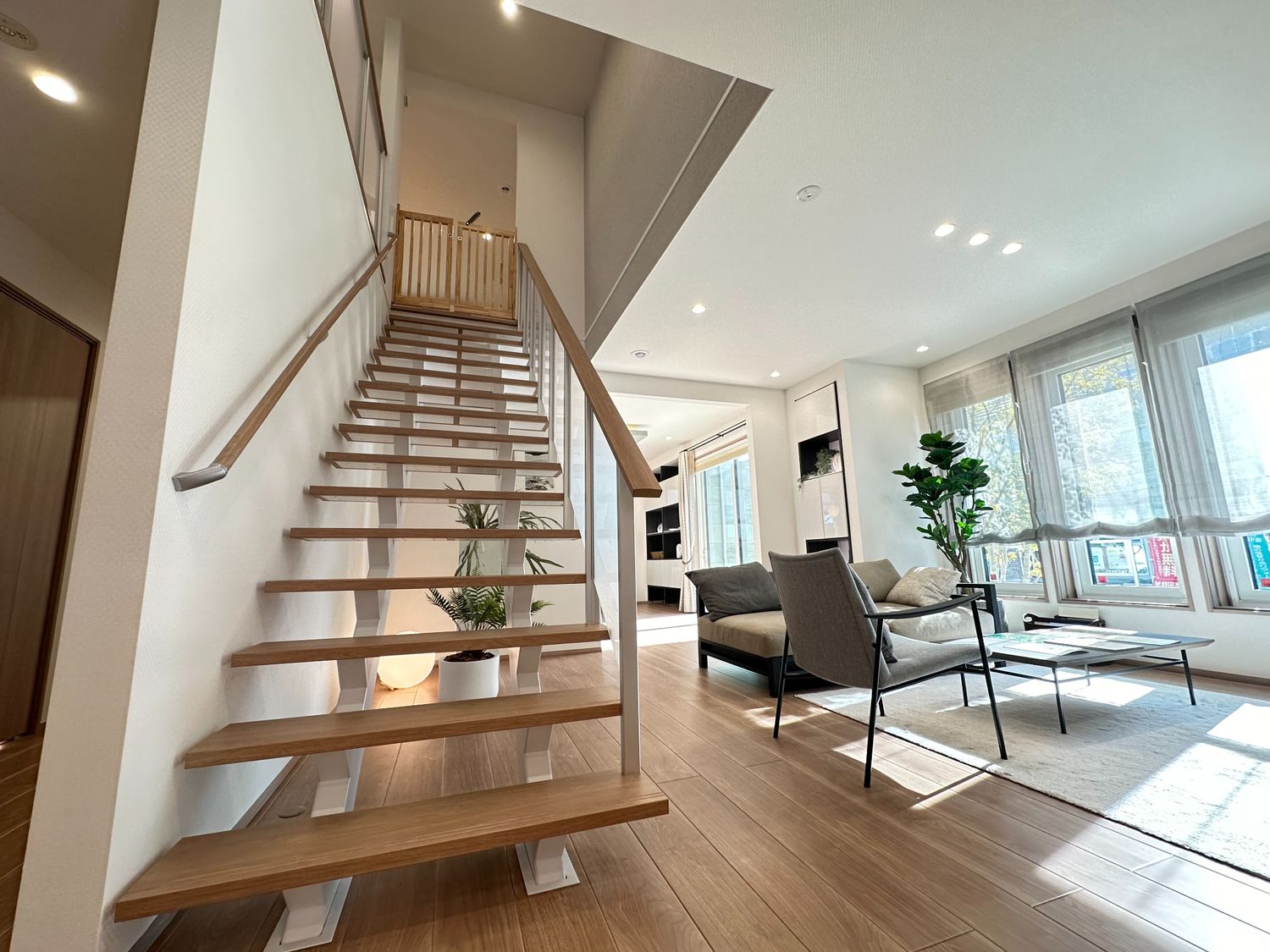 西尾グラン展示場_階段