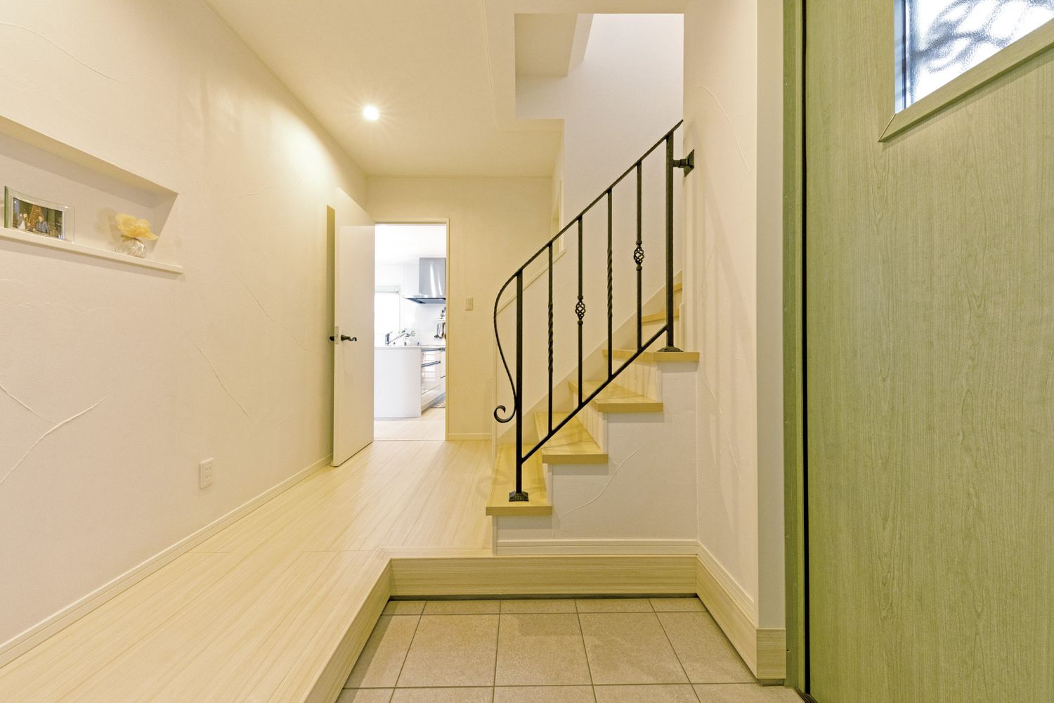 憧れの南仏の雰囲気を叶えた家_玄関