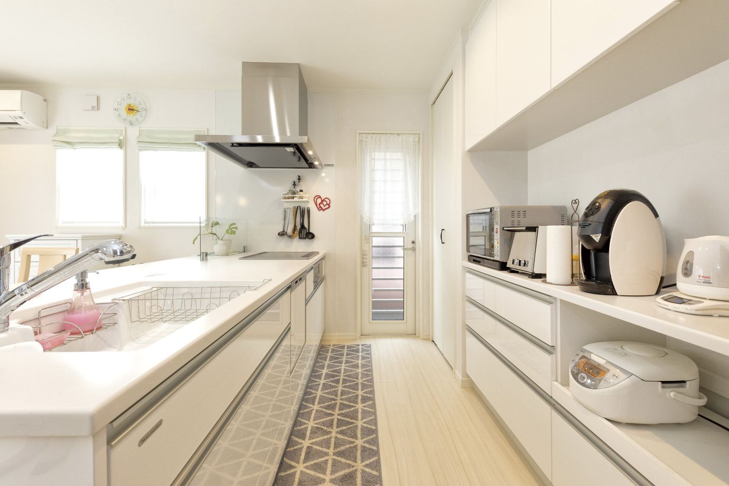 憧れの南仏の雰囲気を叶えた家_キッチン