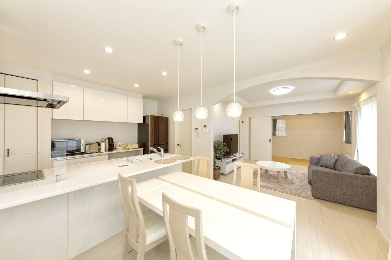 憧れの南仏の雰囲気を叶えた家_ダイニング