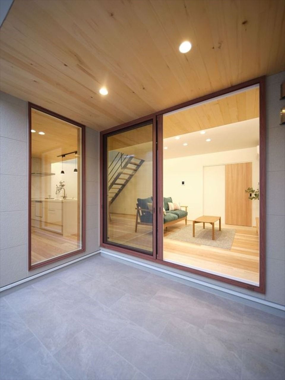 熊本山鹿店_中庭デッキ