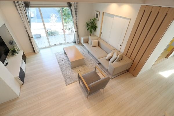 四日市東展示場_吹き抜け