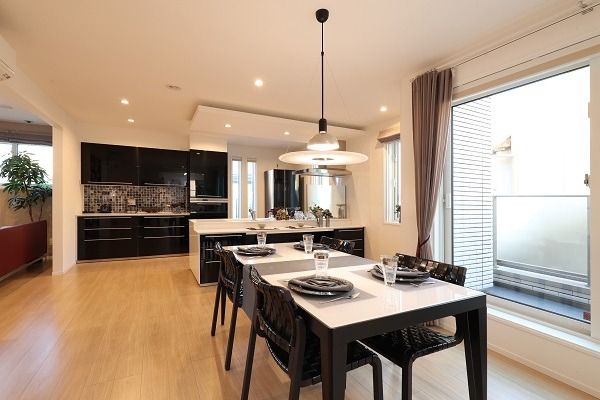 鈴鹿南展示場_ダイニング