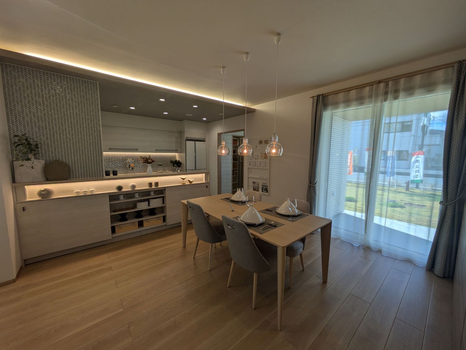 諏訪展示場_ダイニング