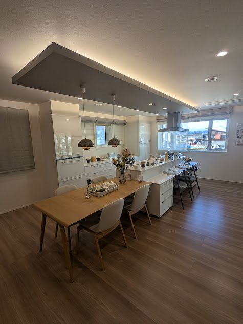 諏訪東展示場_ダイニング