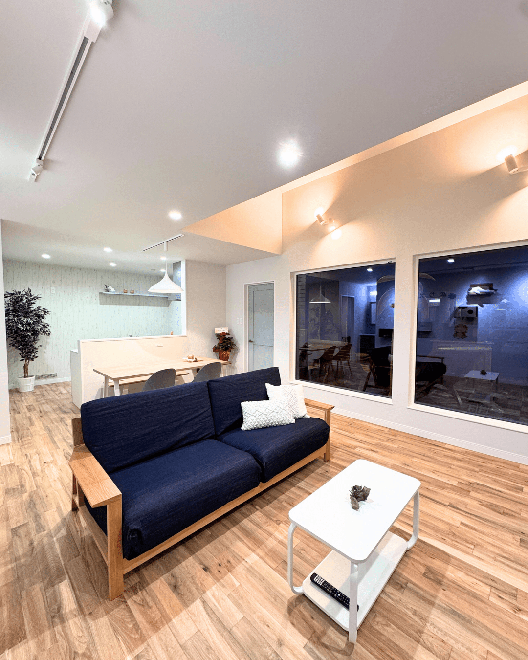 秋田市泉中央モデルハウス_リビング