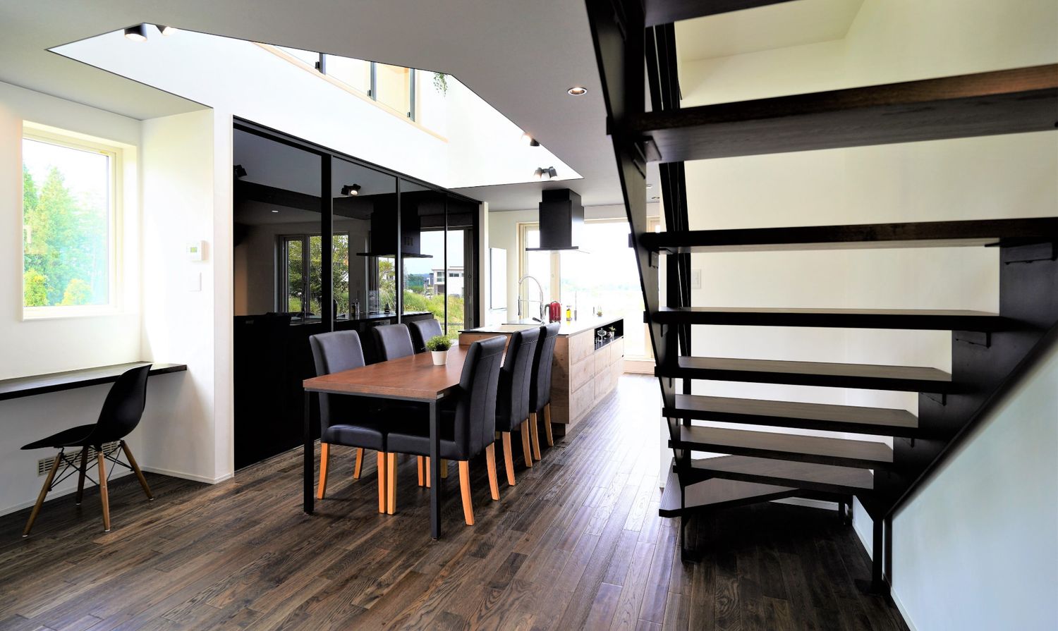 秋田市桜台モデルハウス_階段