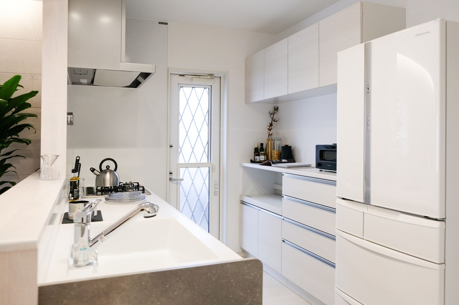 本社横モデル_キッチン