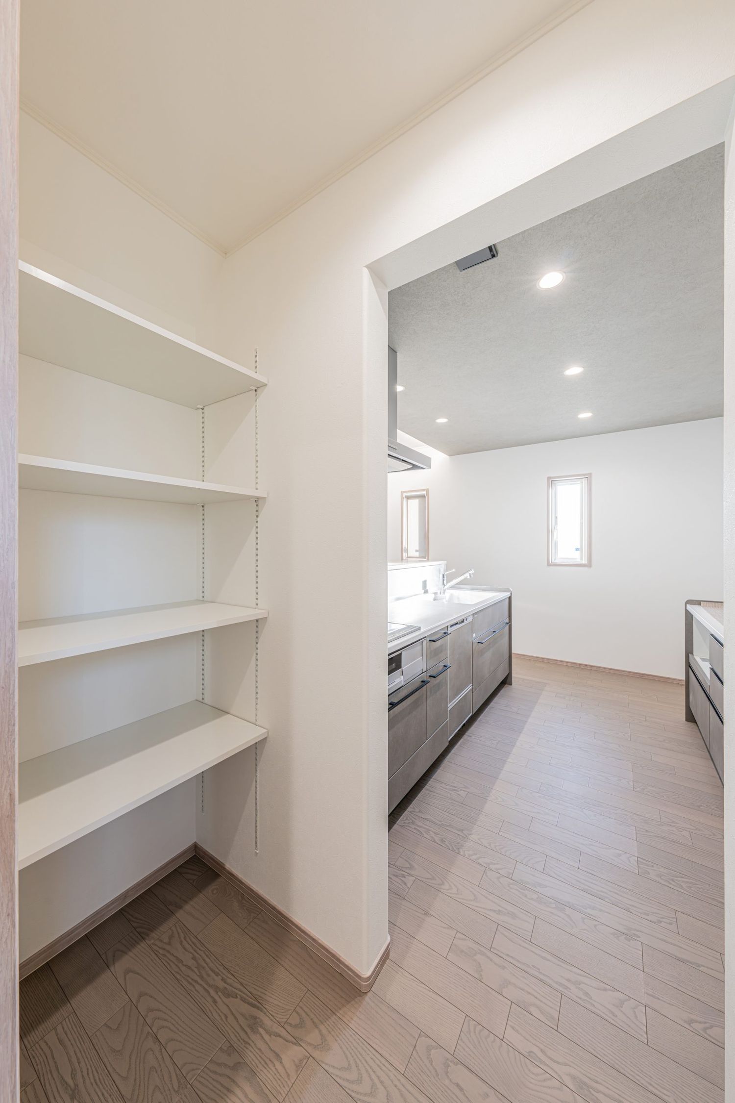 ガーデンシテイ出西Ⅱ_パントリー