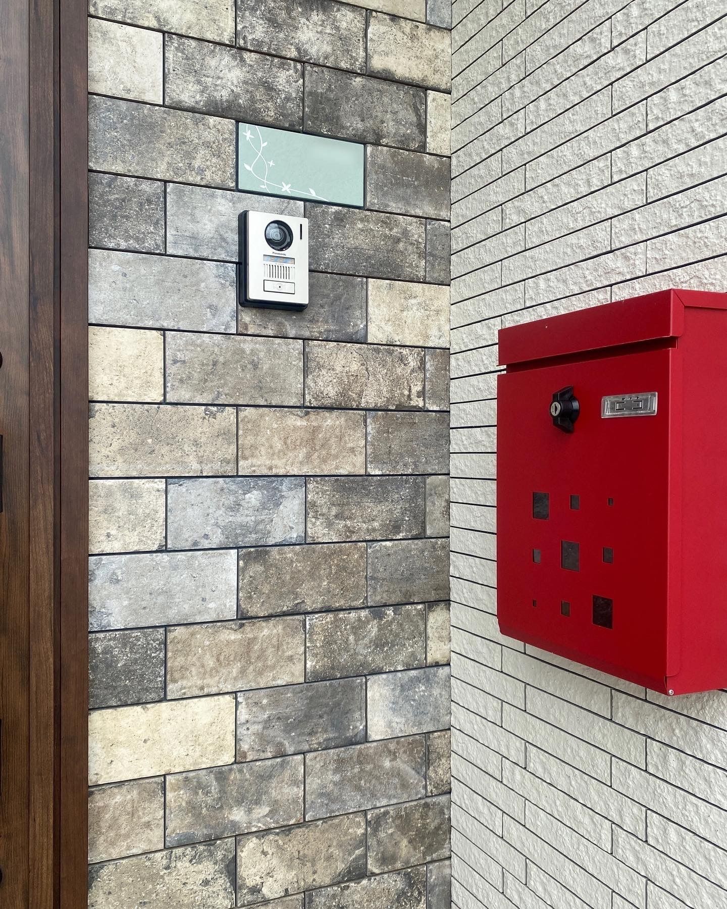 古レンガを使った平屋のおしゃれな家_玄関