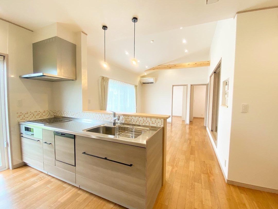 古レンガを使った平屋のおしゃれな家_キッチン