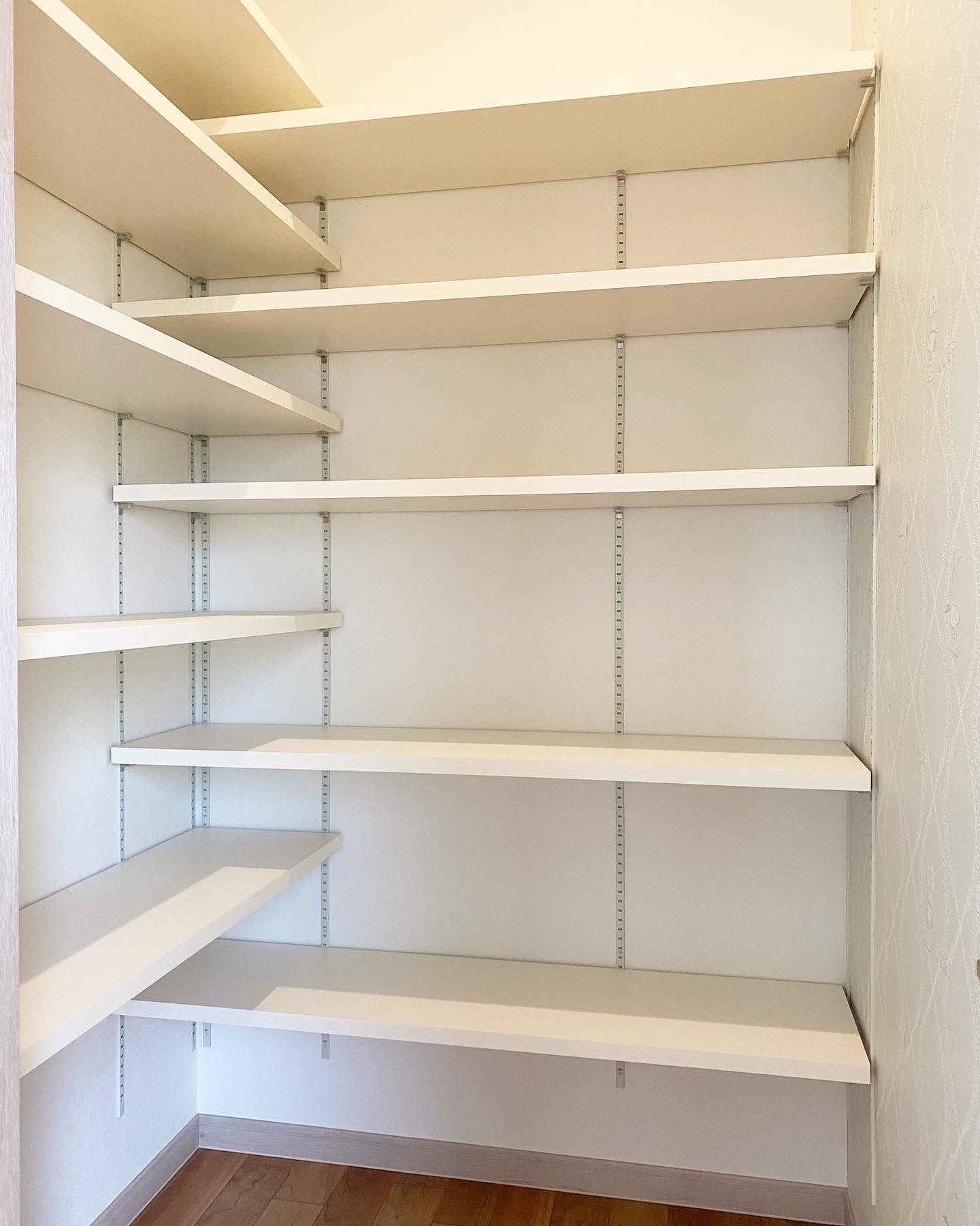 古レンガを使った平屋のおしゃれな家_パントリー