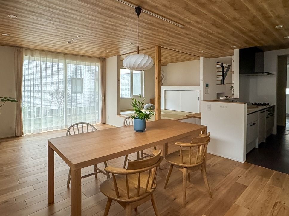 階段ライブラリーのある家_ダイニング