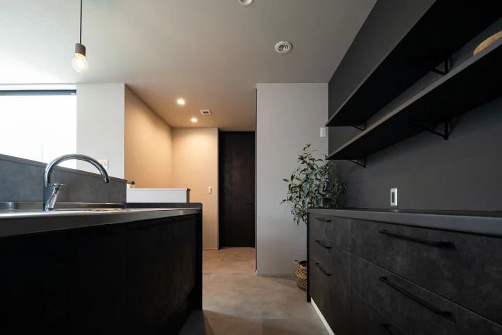 2階リビングの中庭のある家_キッチン