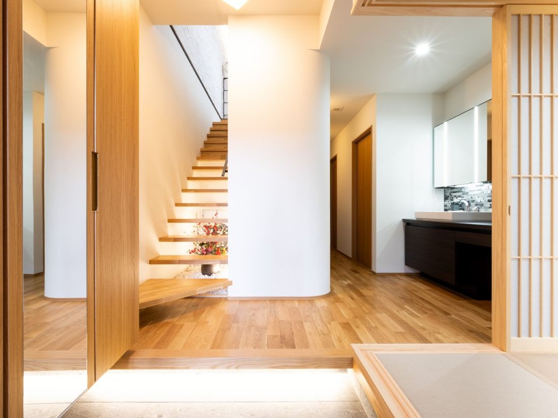 ホテルライク&和モダンの家_階段