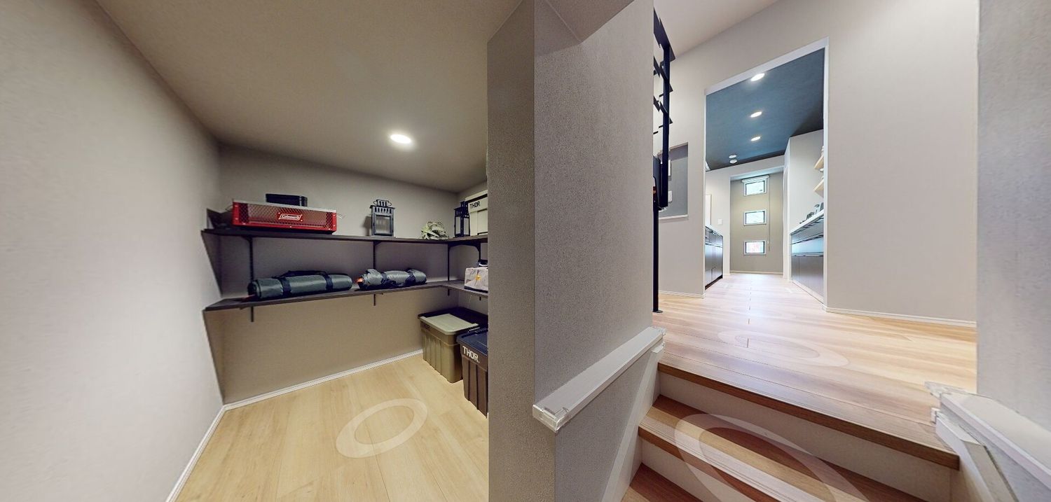 鯖江店_階段下収納