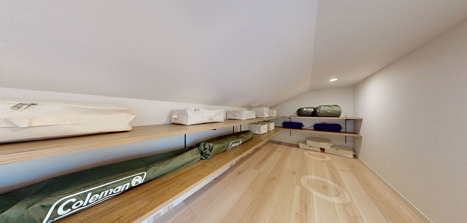 上田店_屋根裏収納