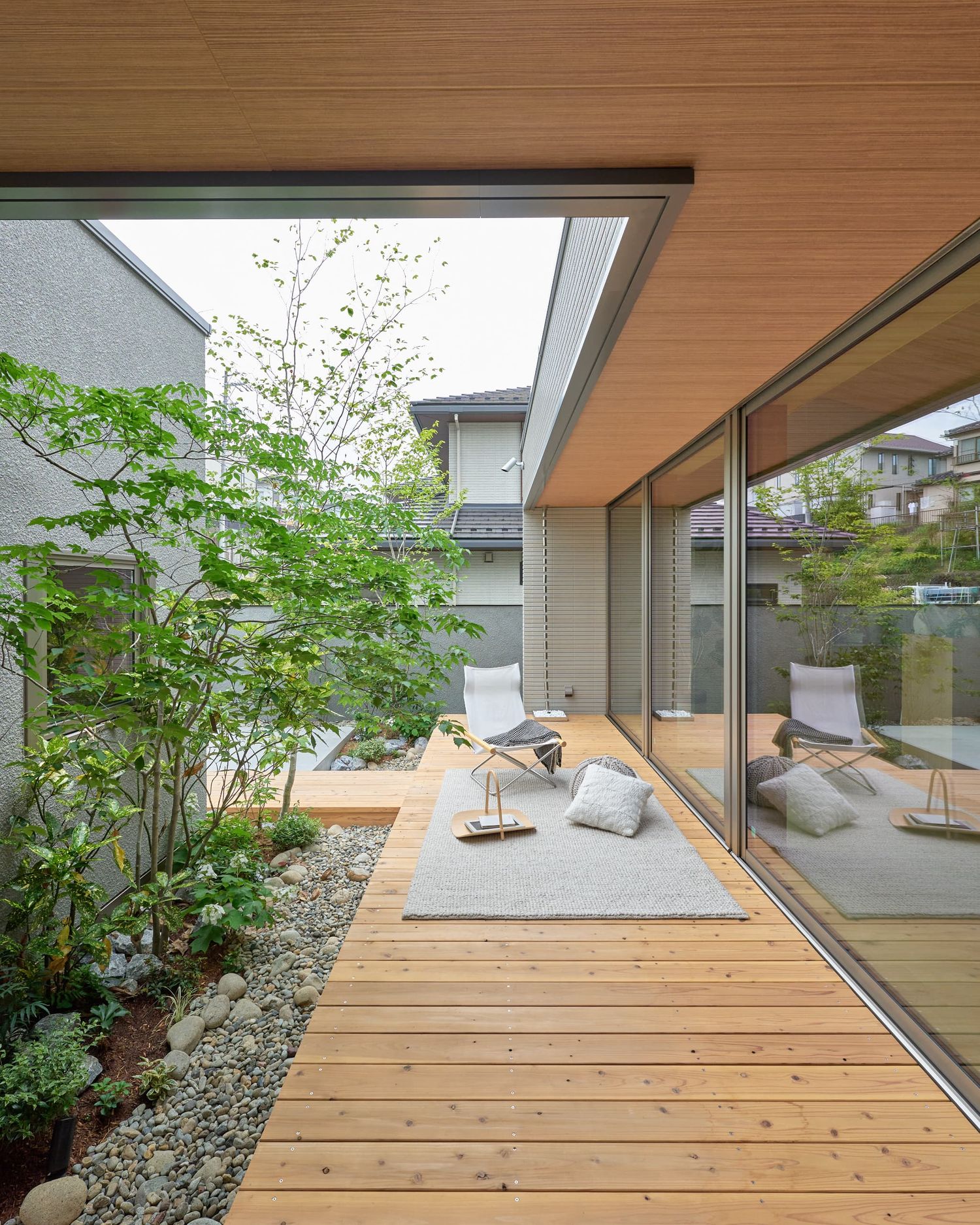 シャーウッド可児_中庭