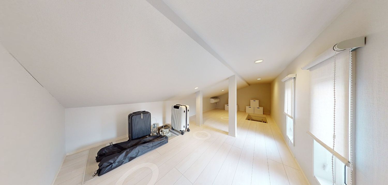 鈴鹿店_屋根裏収納