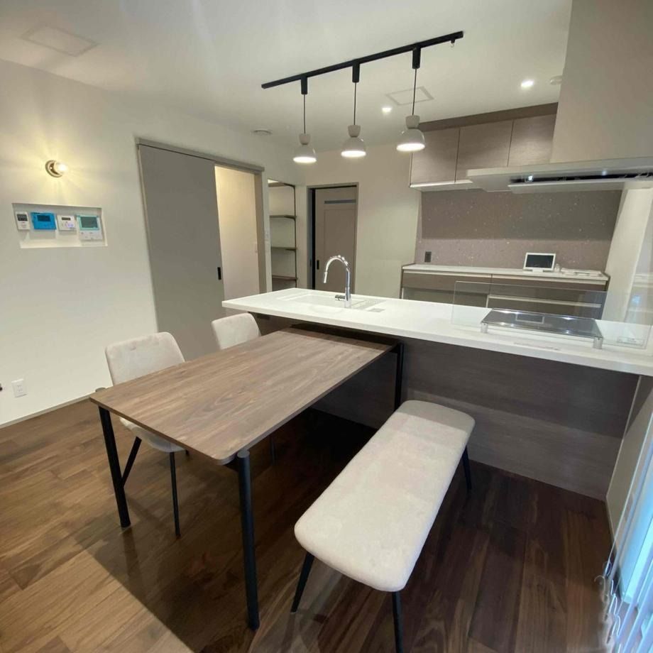 岡宮_ダイニング