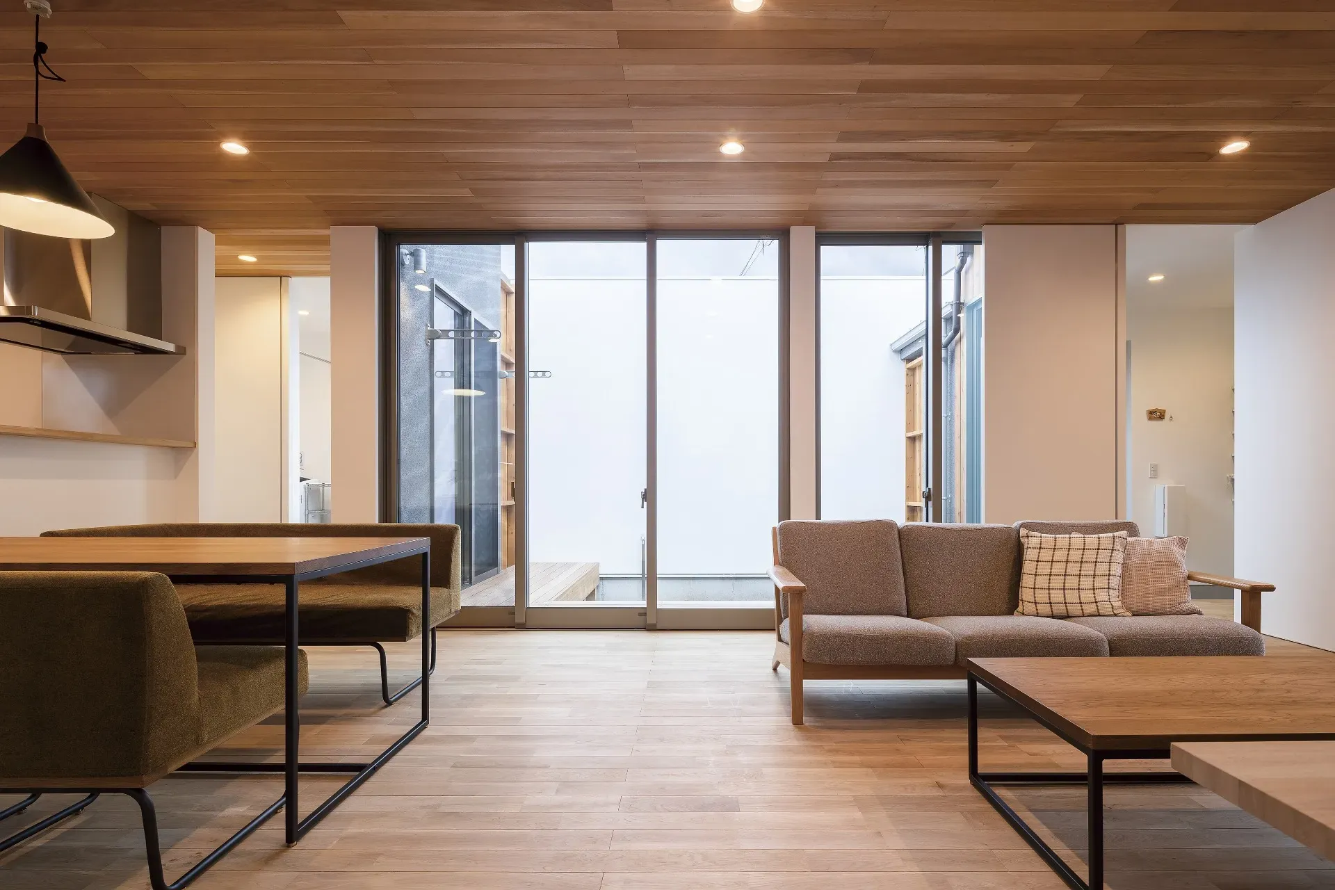 CUT　EYES＿リビング