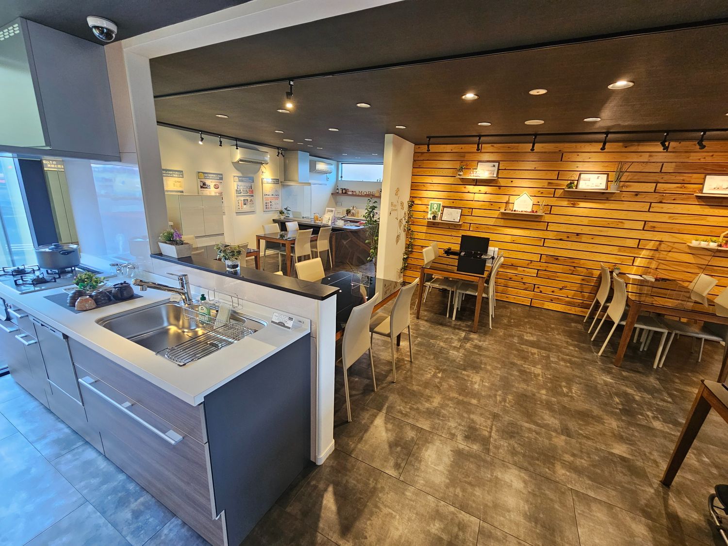 アイフルホーム名古屋北店_キッチン