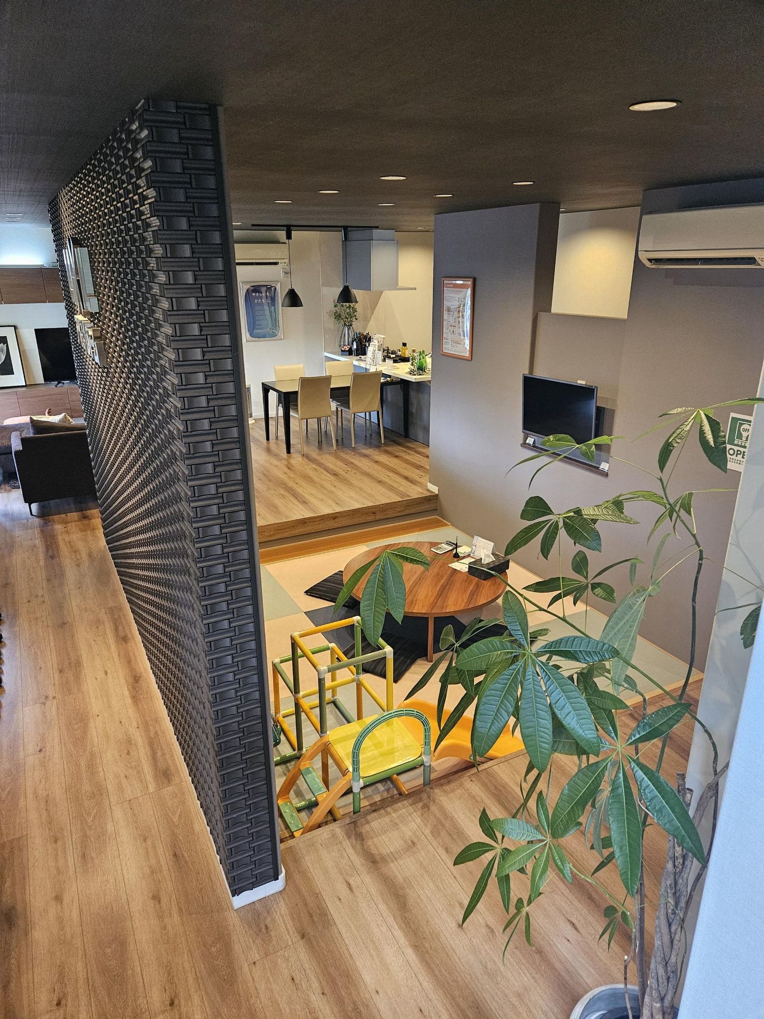 アイフルホーム名古屋北店_リビング