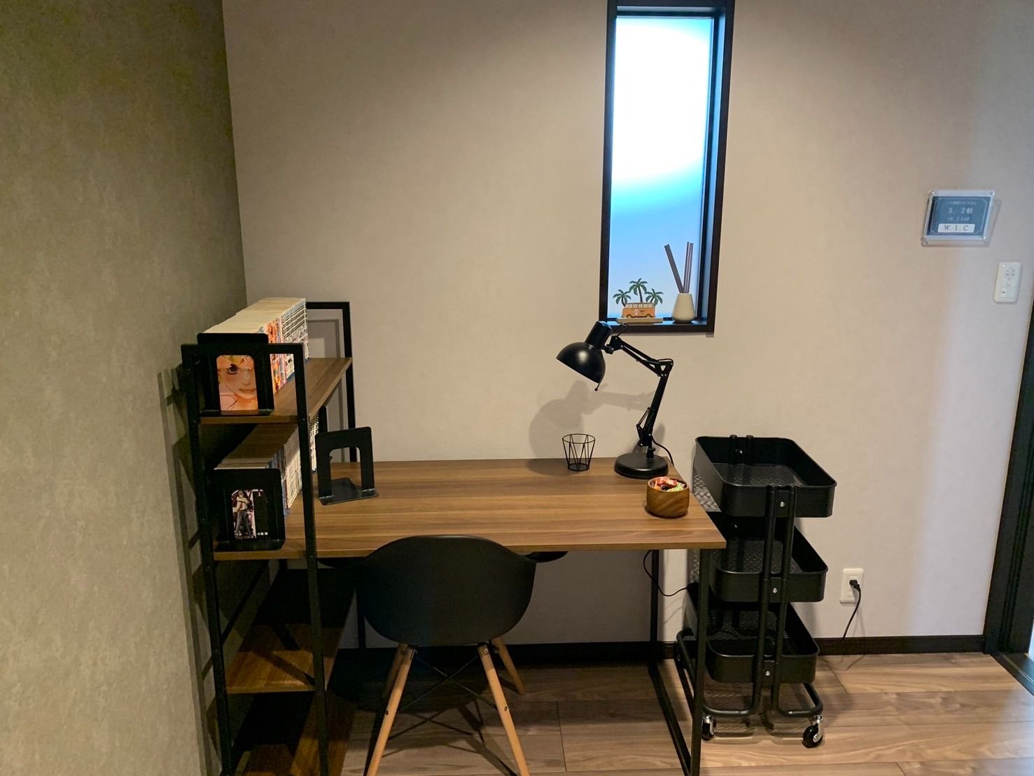 アイフルホーム蟹江展示場_机