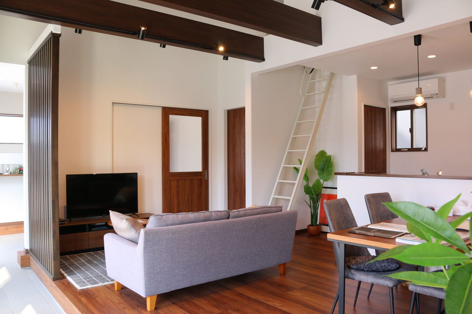 アイフルホーム東郷展示場_リビング