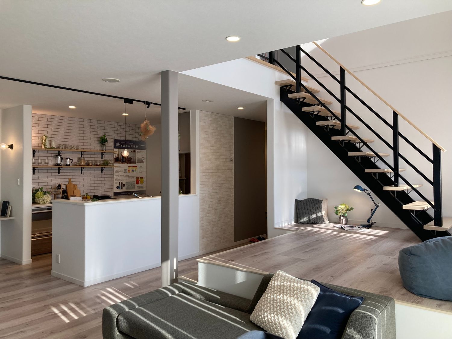 アイフルホーム春日井店_リビング