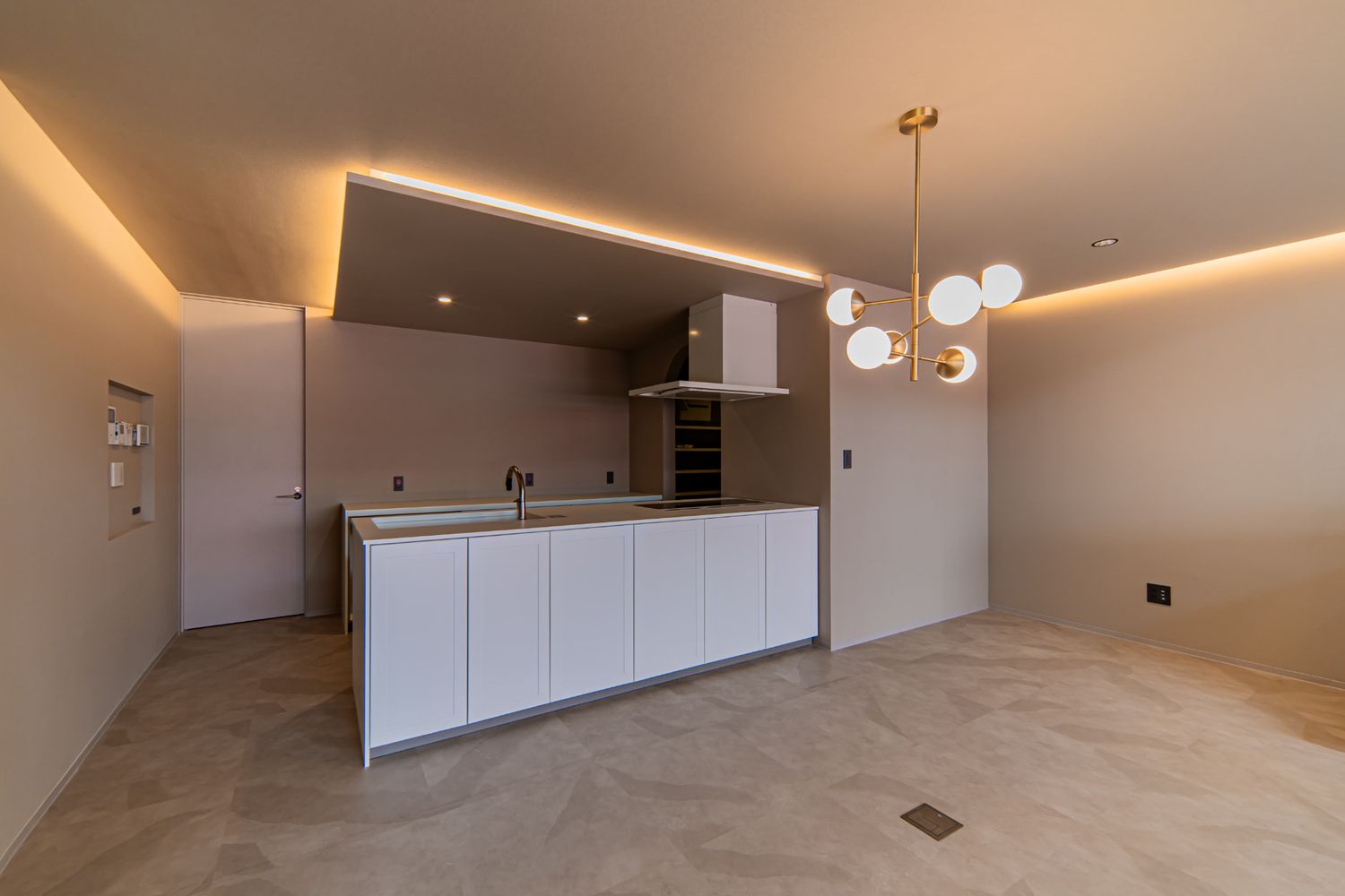 ガレージのある家_キッチン