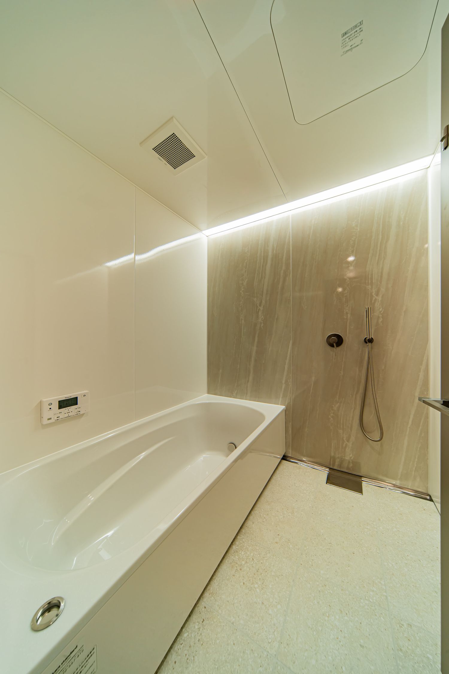 ガレージのある家_風呂