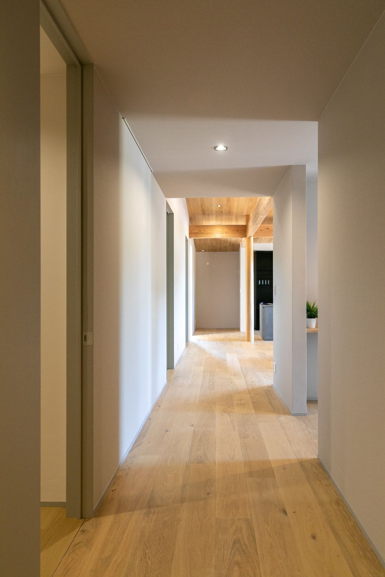 ロフトのある平屋_廊下