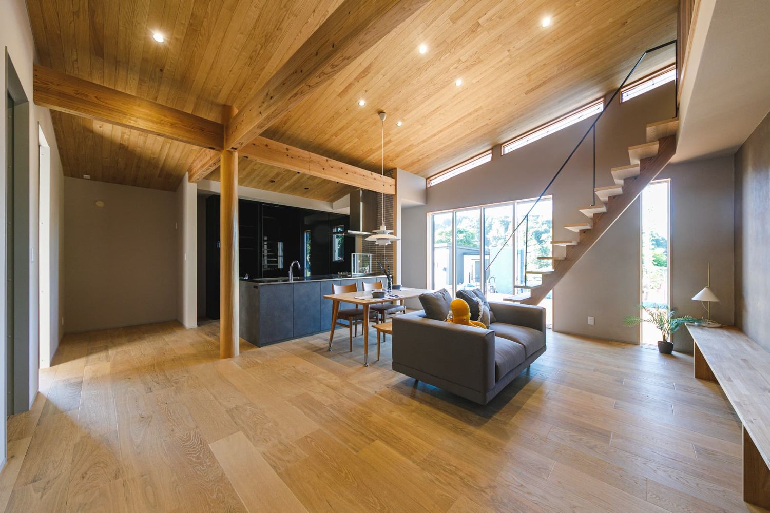 ロフトのある平屋_LDK