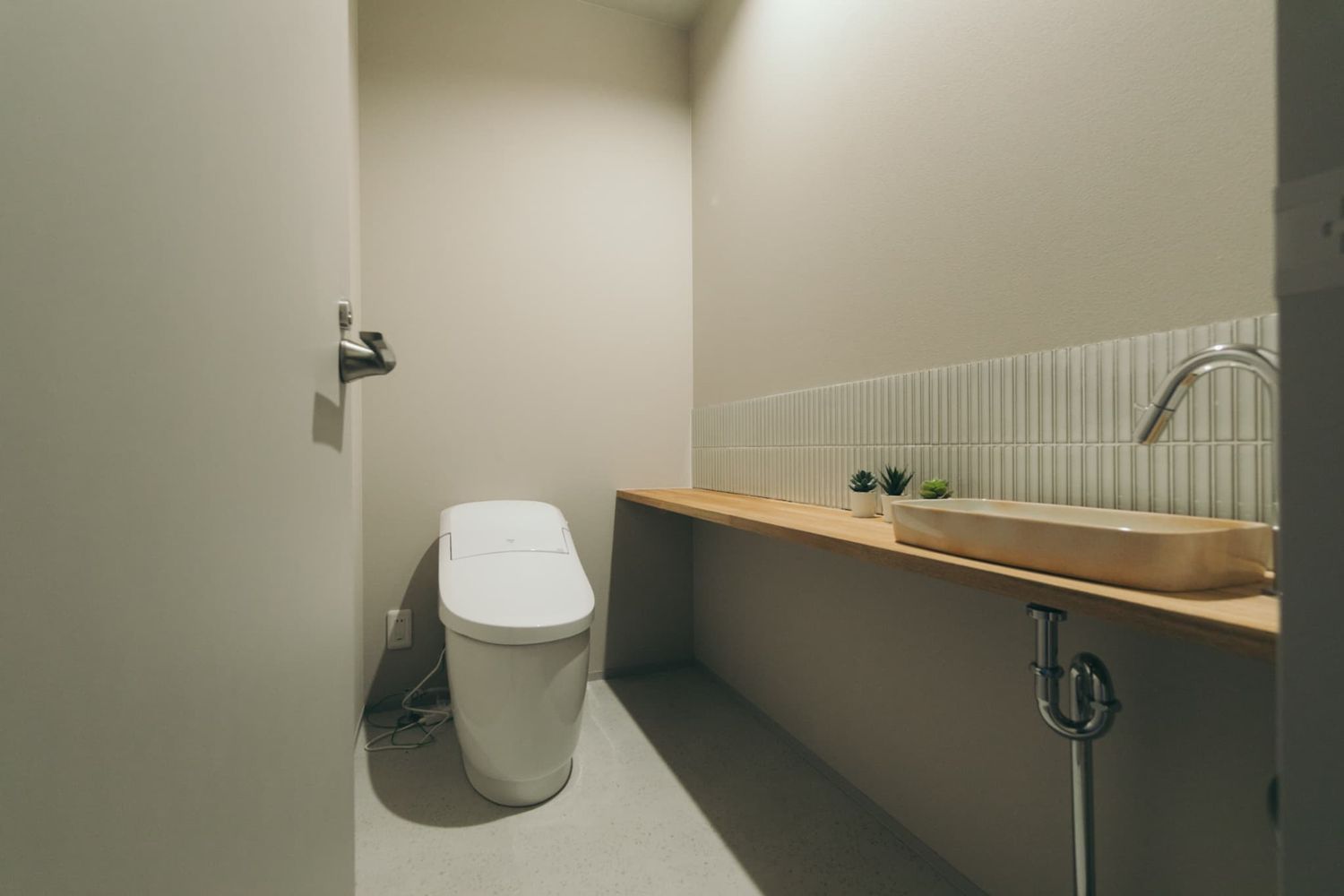 ロフトのある平屋_トイレ