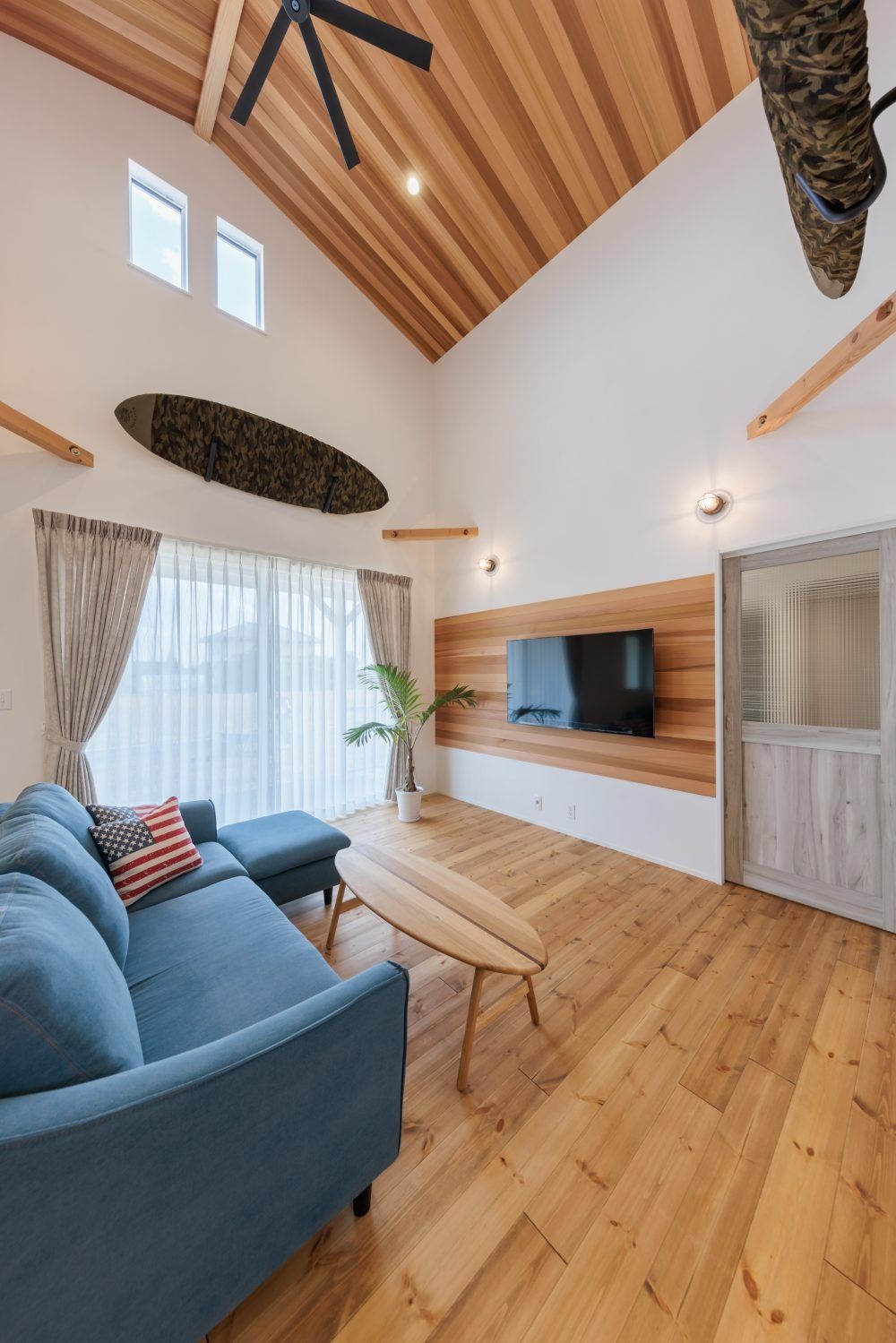 生活動線抜群なサーファーズハウス_リビング