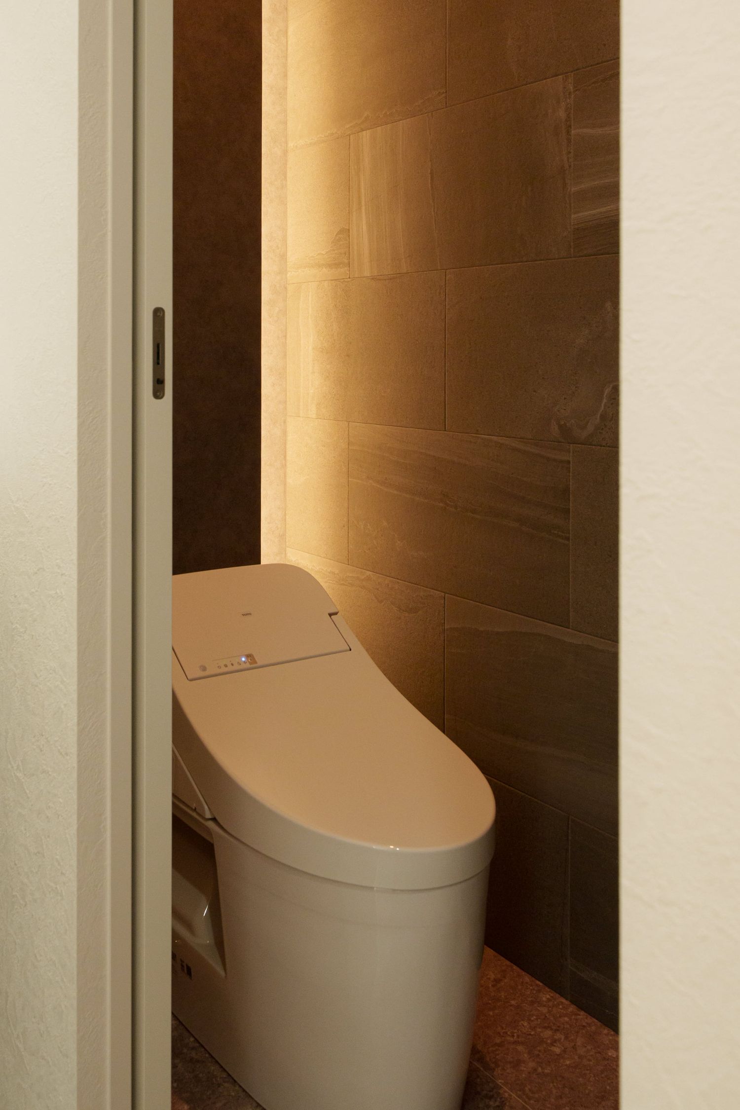 豊かな田園地帯に建つ平屋_トイレ