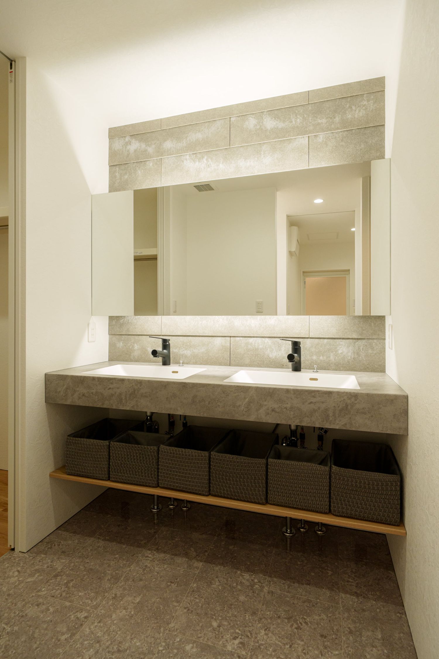 豊かな田園地帯に建つ平屋_洗面