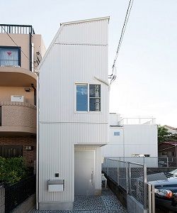 L字型の土地に建つL字型の家