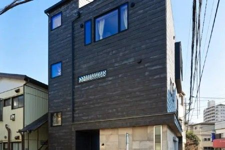 居酒屋のある都市型モダンの家