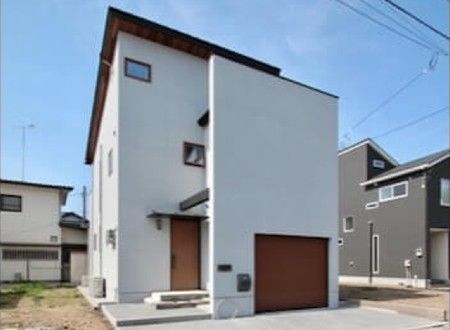 板張り天井の家