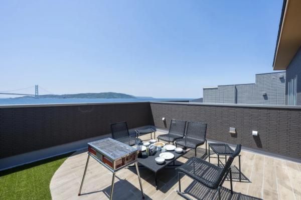 明石海峡大橋を眺める屋上バルコニーの画像