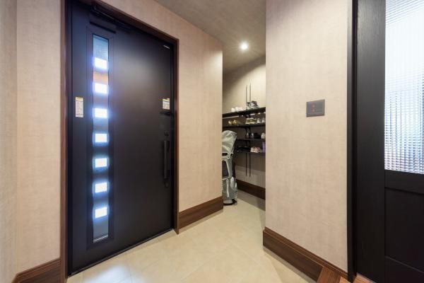 L-BASE_玄関の画像