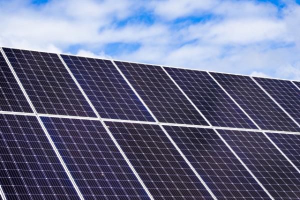 太陽光発電システムによるエネルギー効率の向上の画像