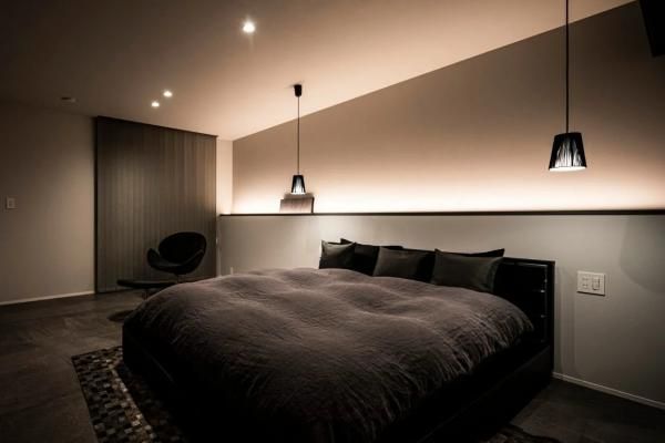 間接照明がつくる、穏やかで上質な眠りの時間。ホテルのような主寝室の画像