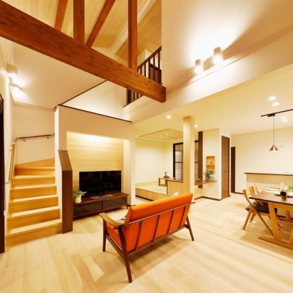 自然素材でコスパの良い、注文住宅を建てる、もみの木の平屋風２階建