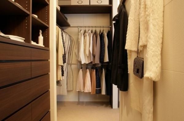 ウォークインクローゼットの画像
