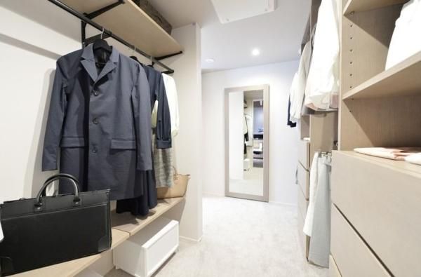 ウォークインクローゼットの画像